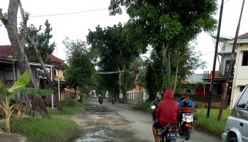 Foto jalan rusak jembatan Jingkrung Kec. Kayen