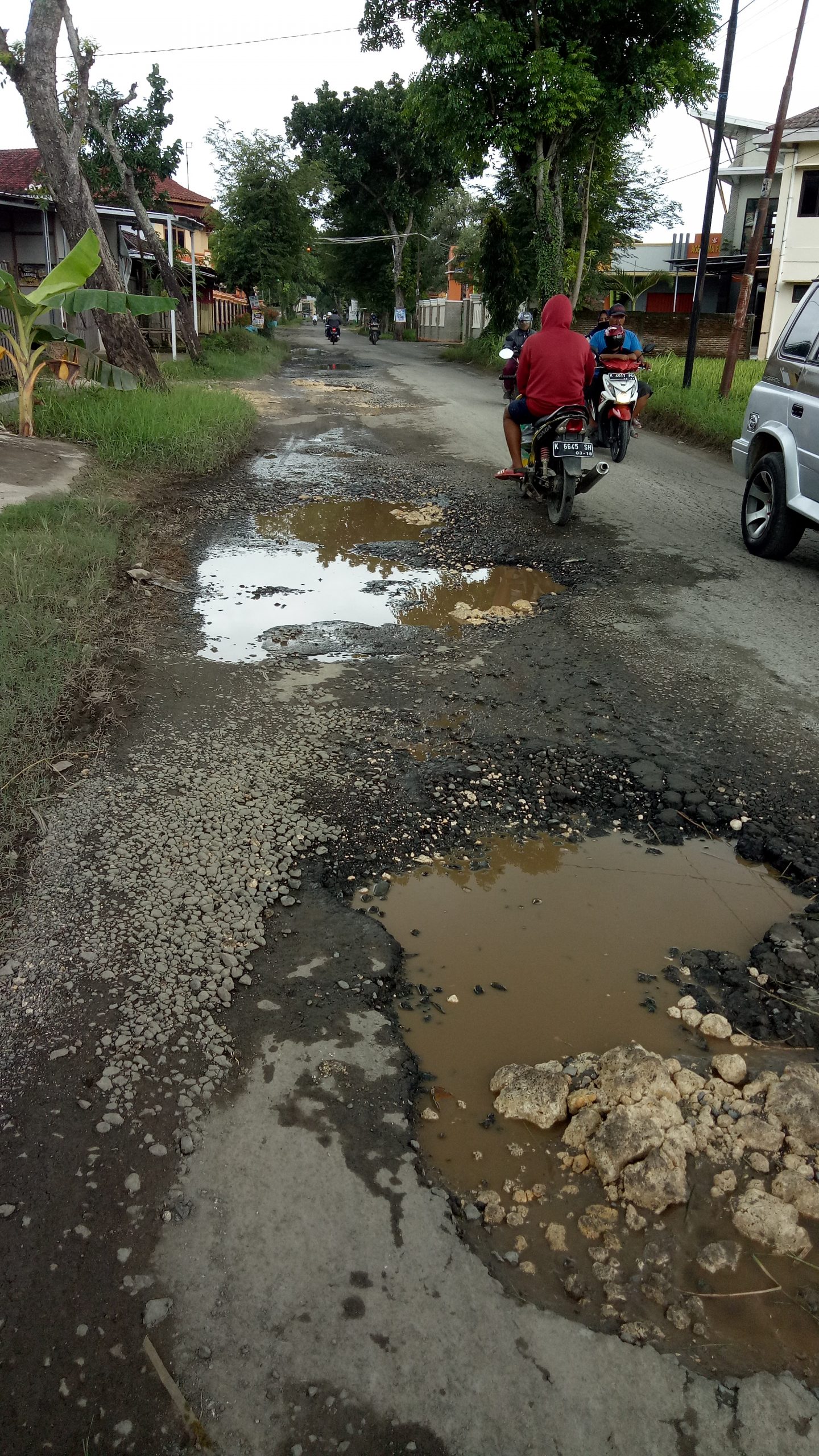 Foto jalan rusak jembatan Jingkrung Kec. Kayen