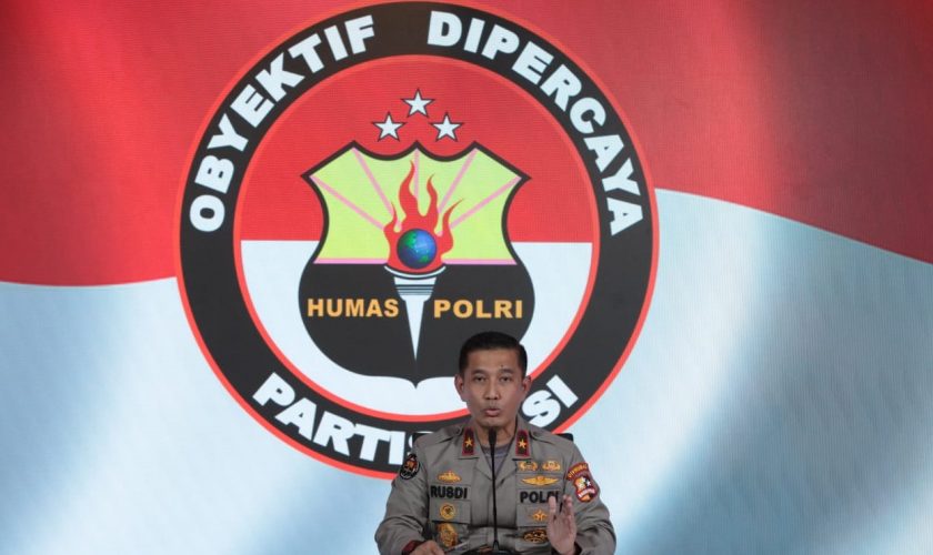 https://humas.polri.go.id/2021/01/28/bareskrim-tahan-tersangka-rasisme-ambroncius-nababan-selama-20-hari-ke-depan/