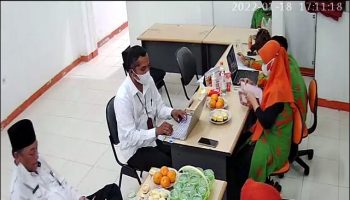 foto Tim Utusan Dirjen PHU di Kantor Cabang An Namiroh Jombang atas laporan Jamaah an. Tamani. 18/01/2022