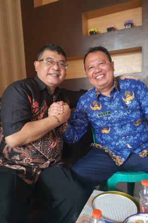 Foto sxklusif Samsul, SH.,CPM dan Kades Agus Salim