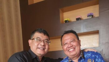 Foto sxklusif Samsul, SH.,CPM dan Kades Agus Salim