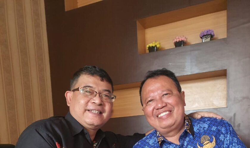 Foto sxklusif Samsul, SH.,CPM dan Kades Agus Salim